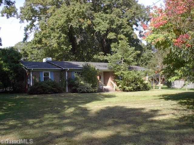 5906 Chipmunk Dr, Greensboro, NC 27407 - photo 1