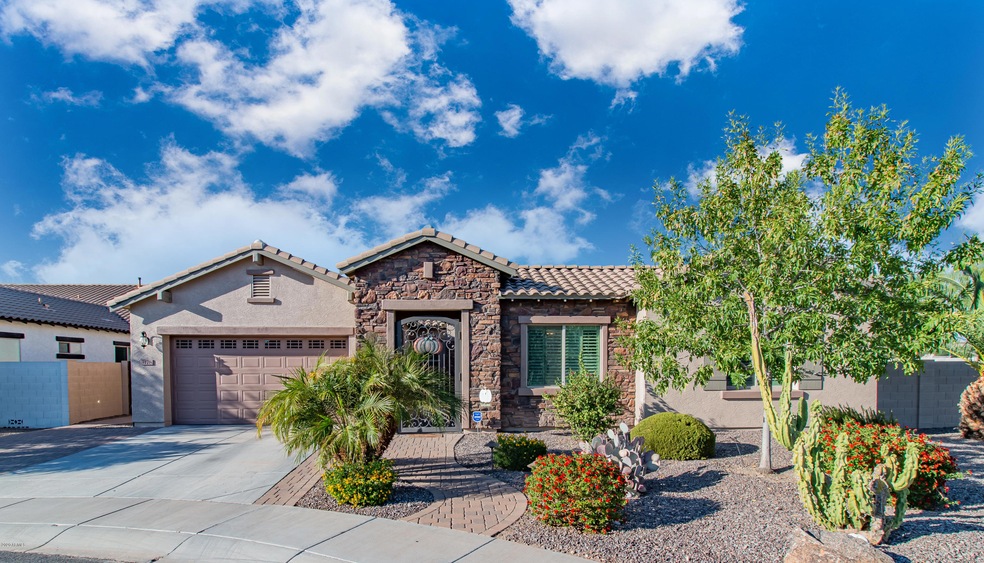 3178 E Warbler Rd (1 of 71)