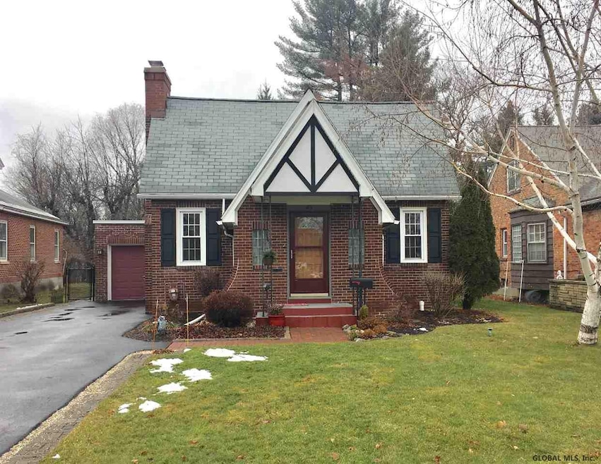 45 Crescent Dr, Albany, NY 12208 - photo 1