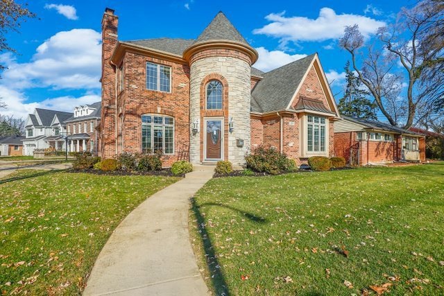 379 W Fremont Ave, Elmhurst, IL 60126 - photo 1