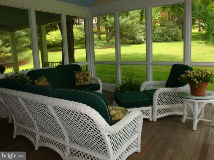 4102 Ravenhurst Cir, Glen Arm, MD 21057 - photo 1