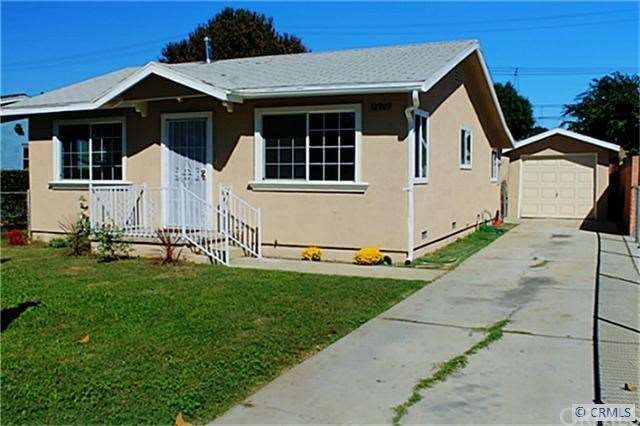 1st Front Unit with large welcoming driveway