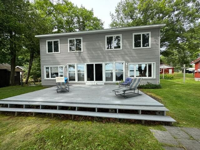 Welcome to your dream waterfront retrea