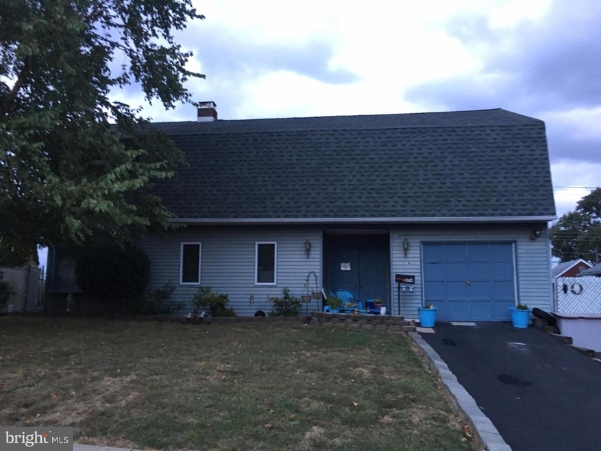 374 Blue Ridge Dr, Levittown, PA 19057 - photo 1