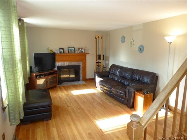 122 Walnut St, Southington, CT 06489 - photo 1