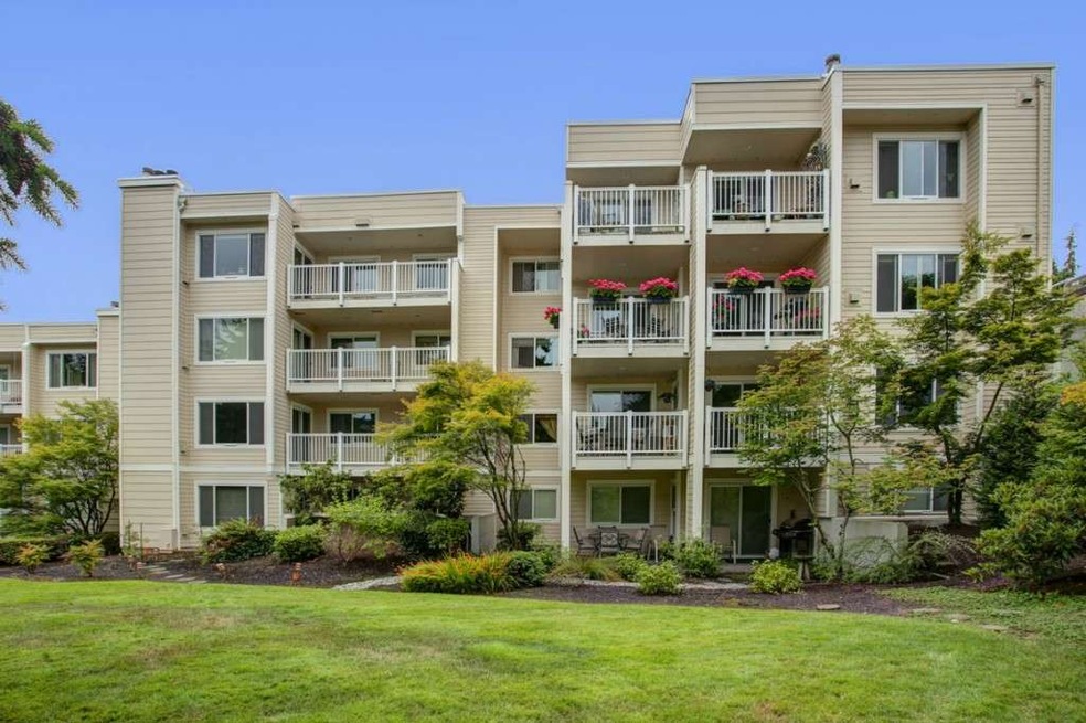 2740 76th Ave SE unit A302, Mercer Island, WA 98040 - photo 1