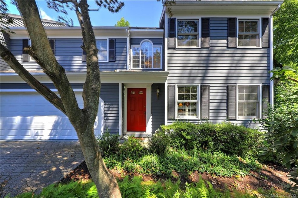 3845 Park Ave unit 1, Fairfield, CT 06825 - photo 1