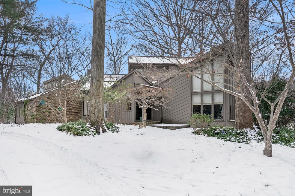 209 Deer Hill Rd, Reading, PA 19607 - photo 1