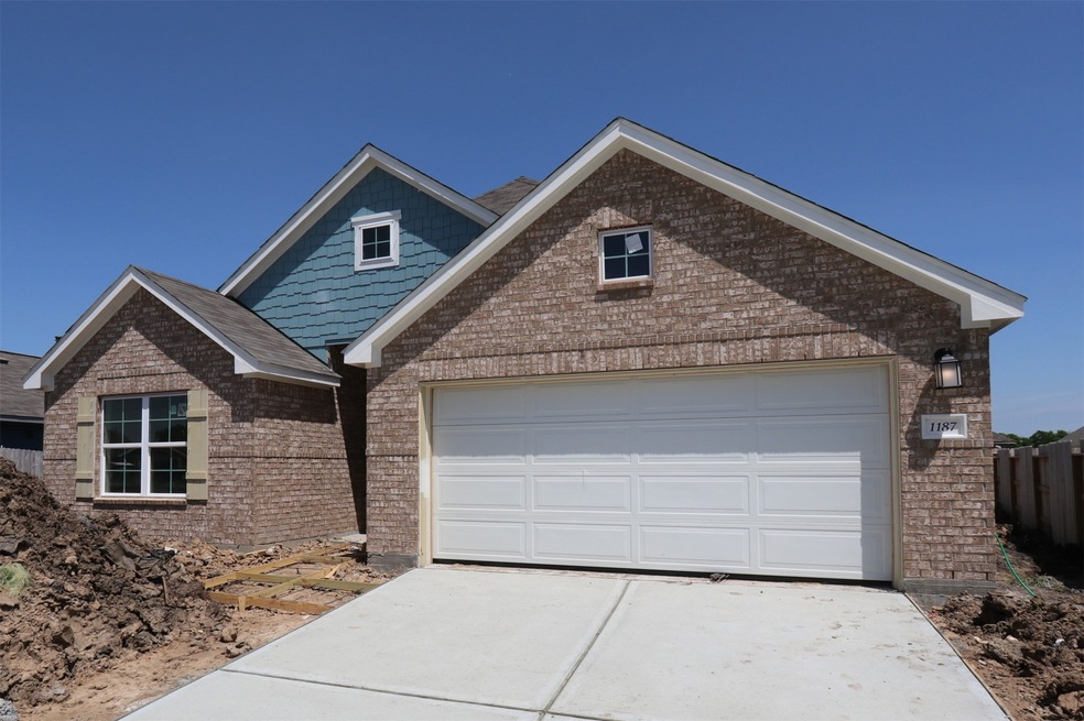 1187 Cavalry Junction Dr, Alvin, TX 77511 - photo 1