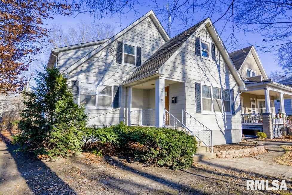 216 Delavan St, Lincoln, IL 62656 - photo 1