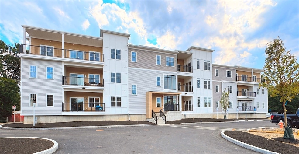 Pending $585,000 • Co-Listing Agent