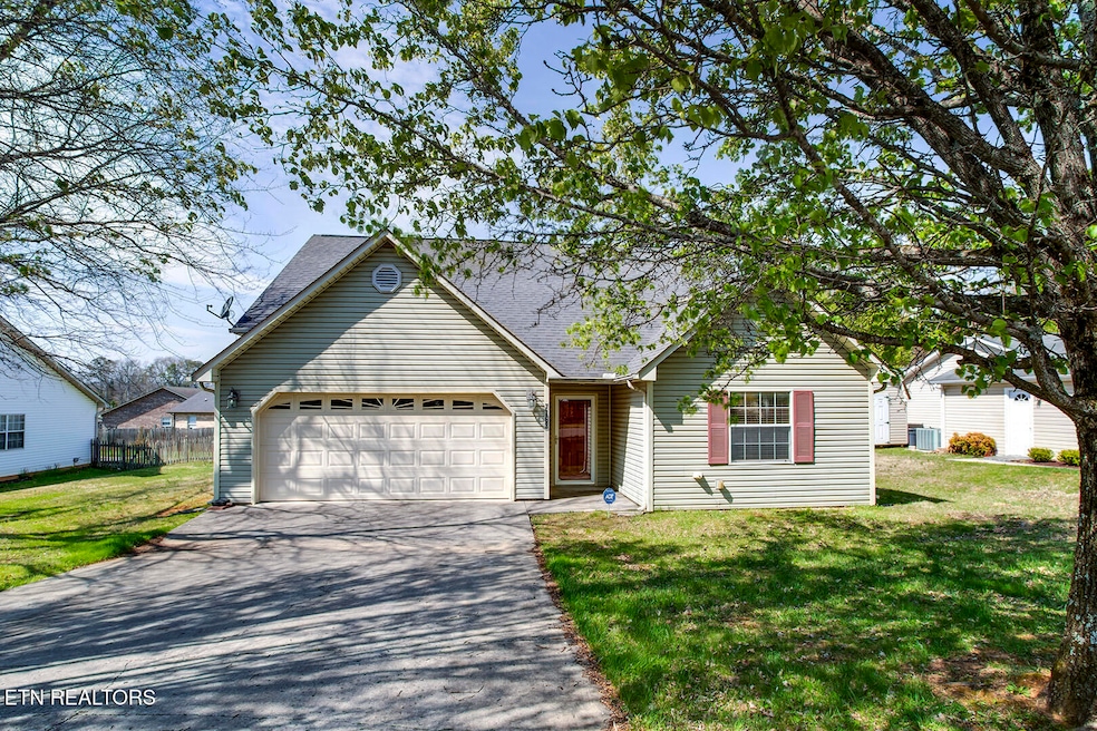 01_ApplecrossRoad_7763_Front