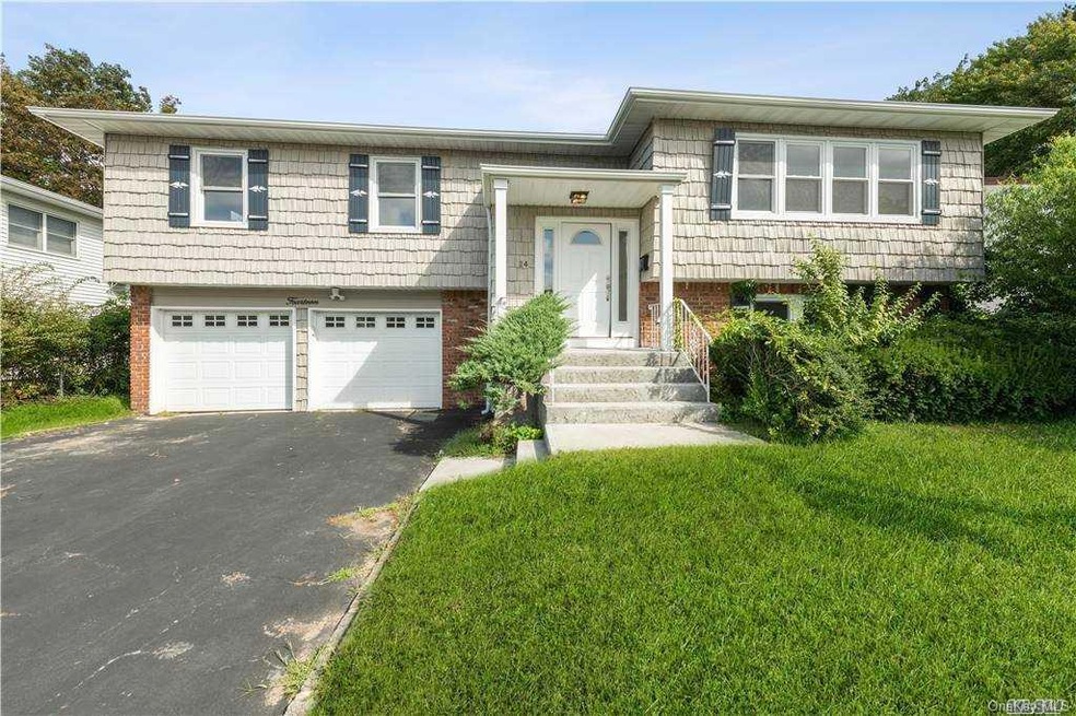 14 Broadfield Place, Glen Cove, NY 11542 - photo 1