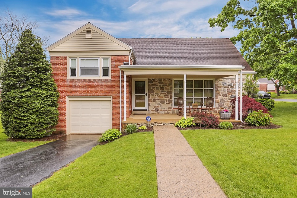 923 N 25th St, Reading, PA 19606 - photo 1