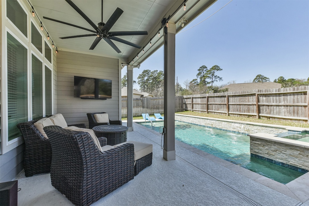 This photo showcases a modern outdoor patio with l