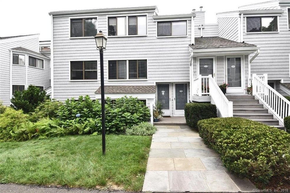 177 Rowayton Woods Dr unit 177, Norwalk, CT 06854 - photo 1