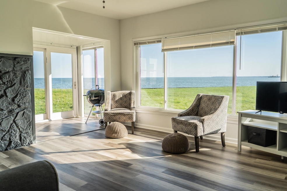 For Sale $599,900 • Co-Listing Agent