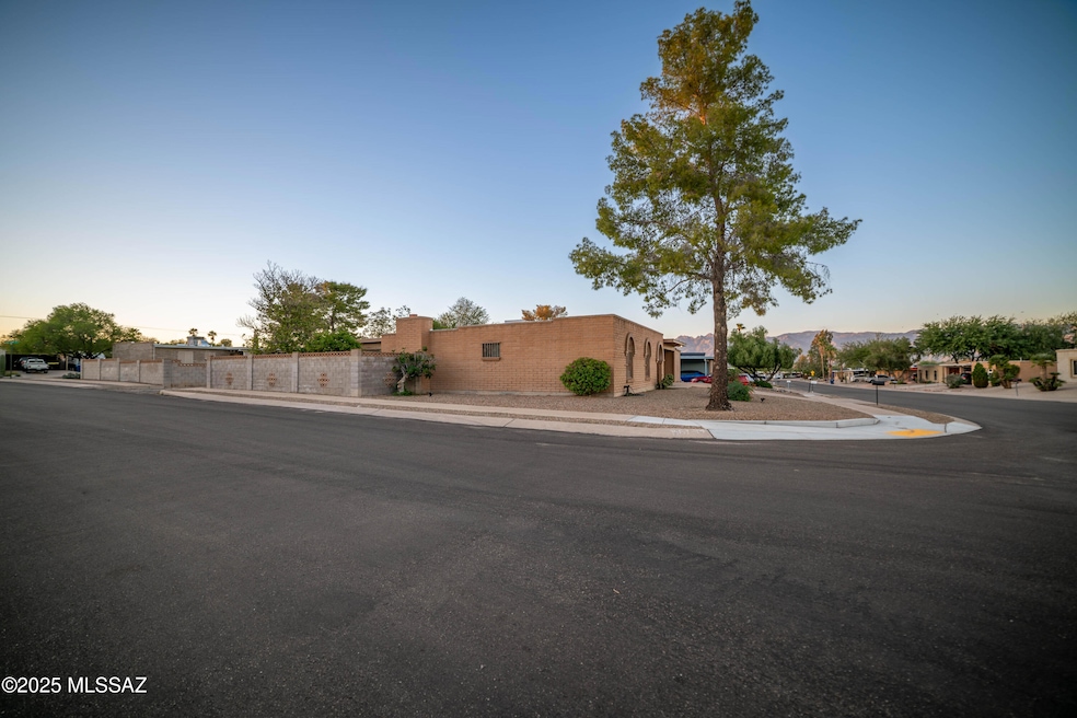 2220 S Tree Moss Ave, Tucson, AZ 85710 - photo 1