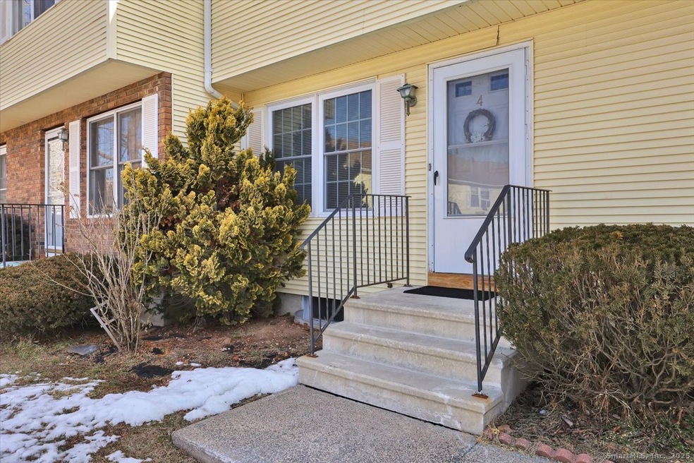 4 Countryside Ln unit 4, Middletown, CT 06457 - photo 1