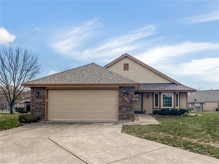 1009 SW 7th St, Lees Summit, MO 64081 - photo 1