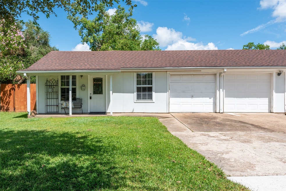 3508 Meadowlark Ln, Alvin, TX 77511 - photo 1