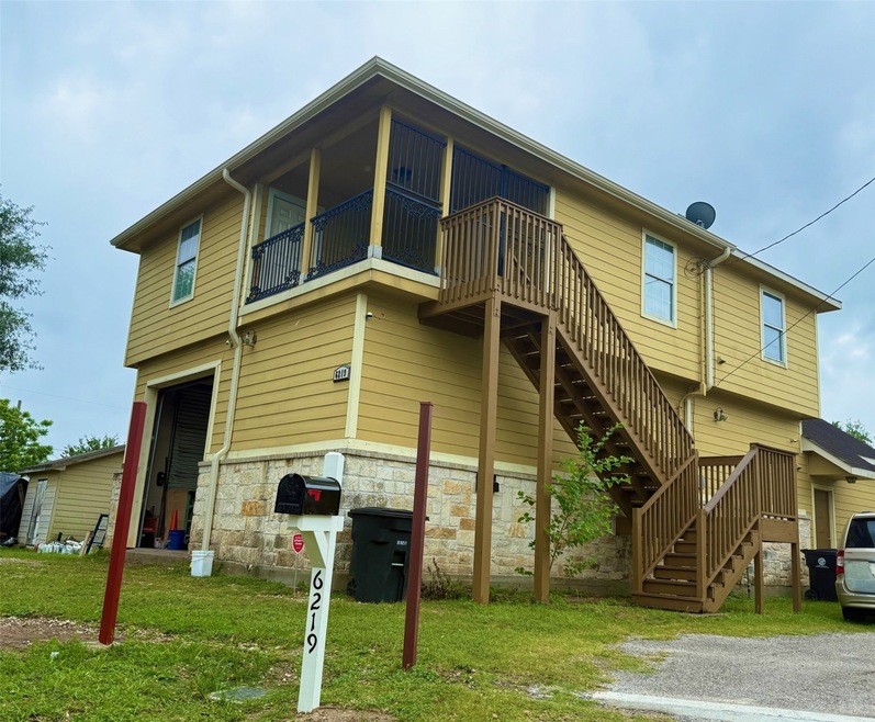 6219 Frisco St, Houston, TX 77022 - photo 1