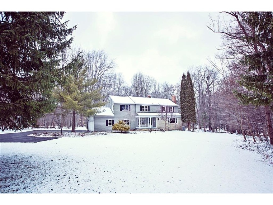 Beautiful colonial set away from the road on a qui