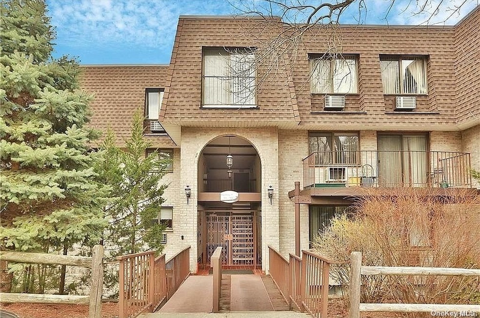 5 Kemeys Ave unit 505, Briarcliff Manor, NY 10510 - photo 1