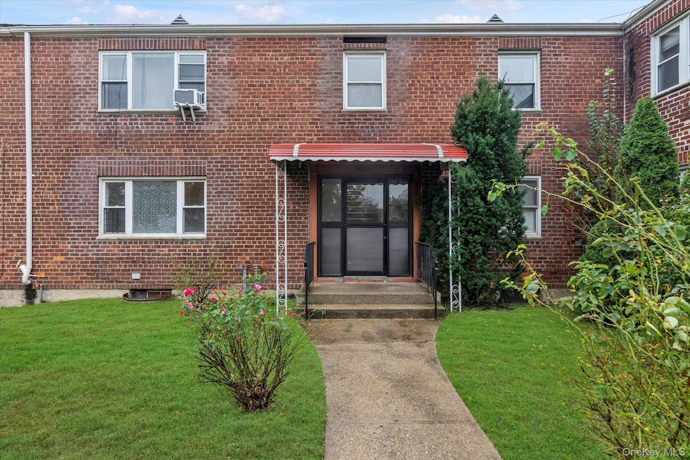 20-21 Parsons Blvd, Whitestone, NY 11357 - photo 1