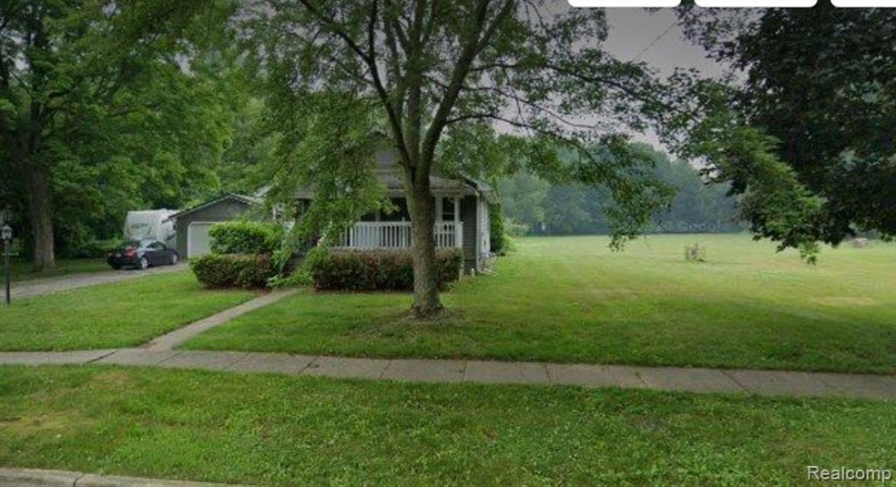 439 Pine St, Clio, MI 48420 - photo 1