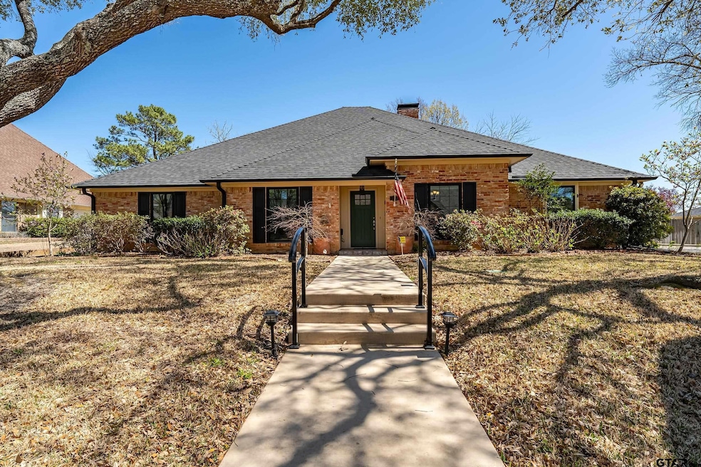 Pending $535,000 • Co-Listing Agent