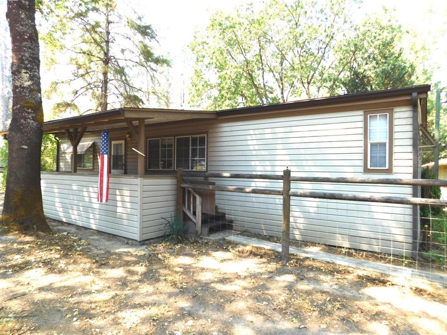 1180 Plumtree Ln, Grants Pass, OR 97526 - photo 1