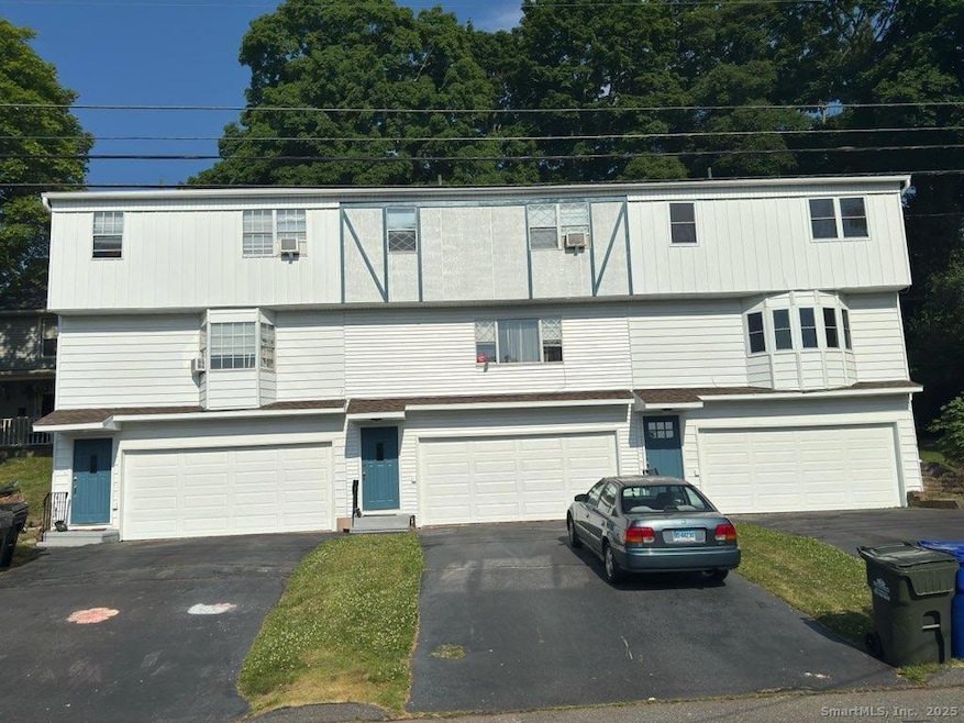 111 Sunset Ave unit 111, 113, 115, Meriden, CT 06450 - photo 1