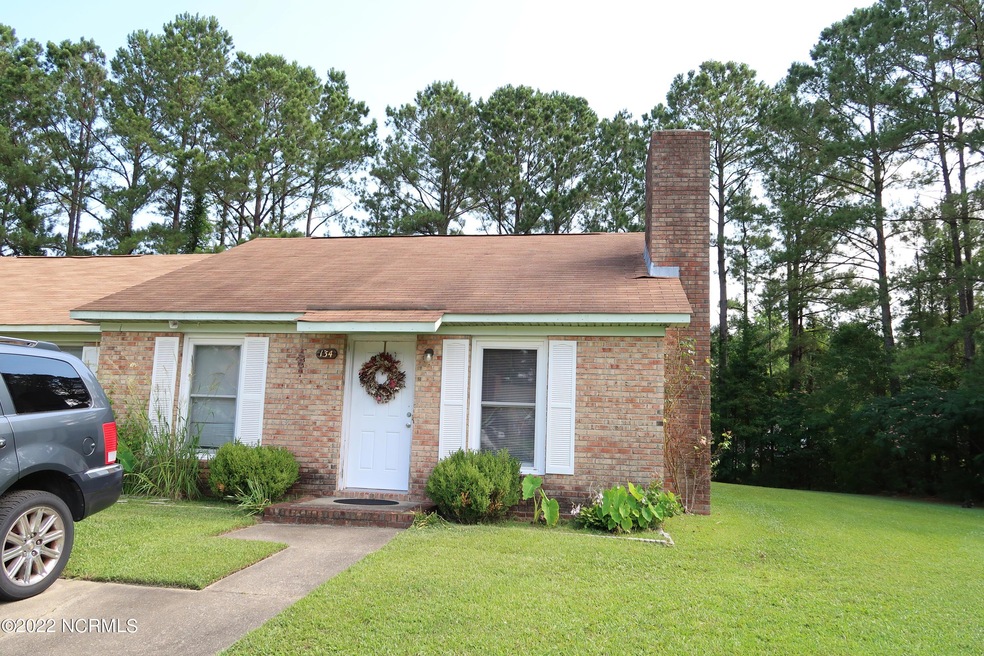 134 Windsor Ct, Jacksonville, NC 28546 - photo 1