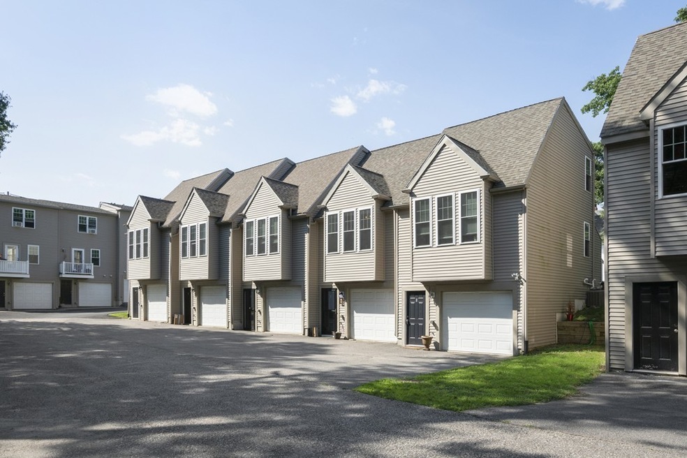 218 Middle St unit 7, East Weymouth, MA 02189 - photo 1