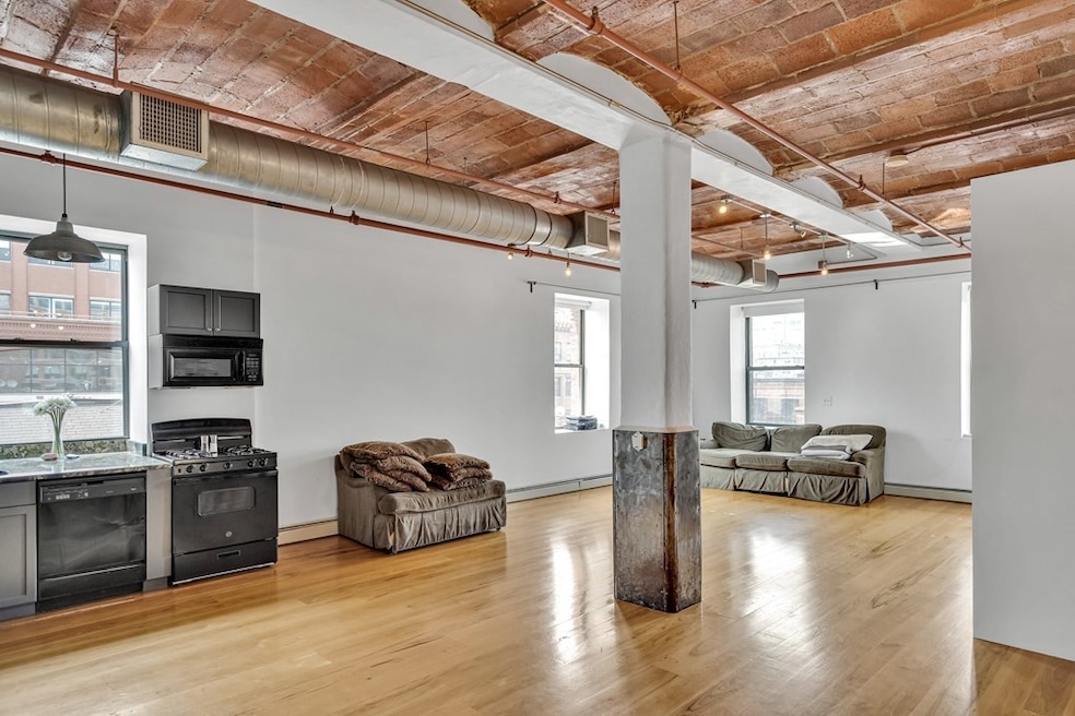 717 Atlantic Ave unit 7D, Boston, MA 02111 - photo 1