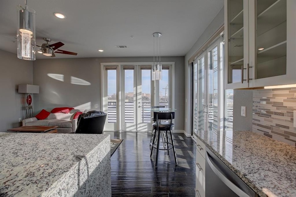 Beautiful Kitchen, with lots of counter space, cab