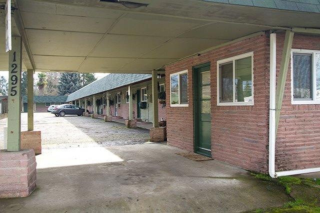 1295 Rogue River Hwy, Grants Pass, OR 97527 - photo 1