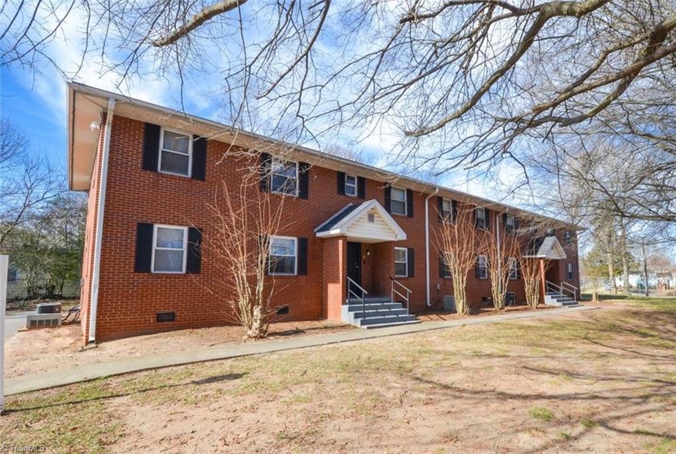 1225 New Hope Ln unit G, Winston Salem, NC 27105 - photo 1