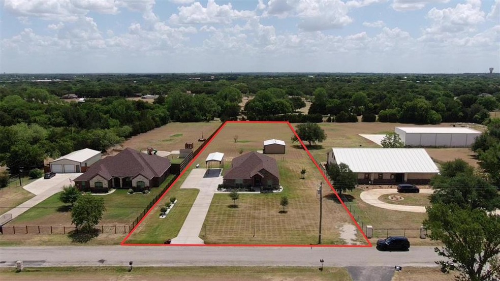 122 Trailwood Dr, Joshua, TX 76058 - photo 1