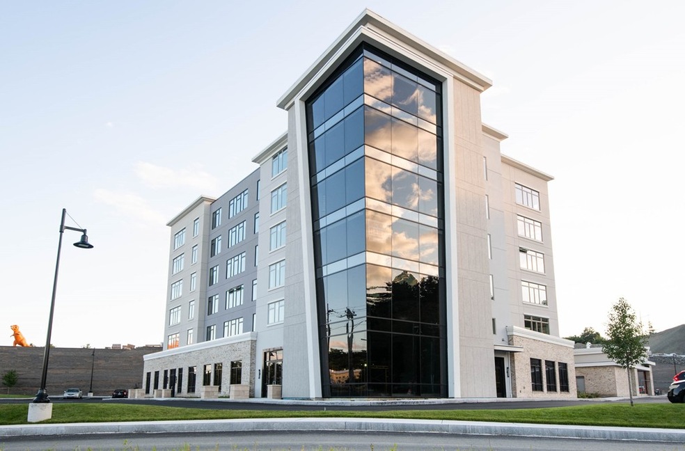 1565 Broadway unit 207, Saugus, MA 01906 - photo 1