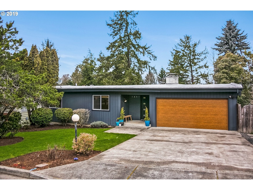 1651 Larch St, Lake Oswego, OR 97034 - photo 1