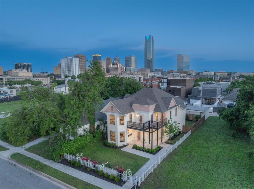 Sold $1,325,000 • Co-Listing Agent