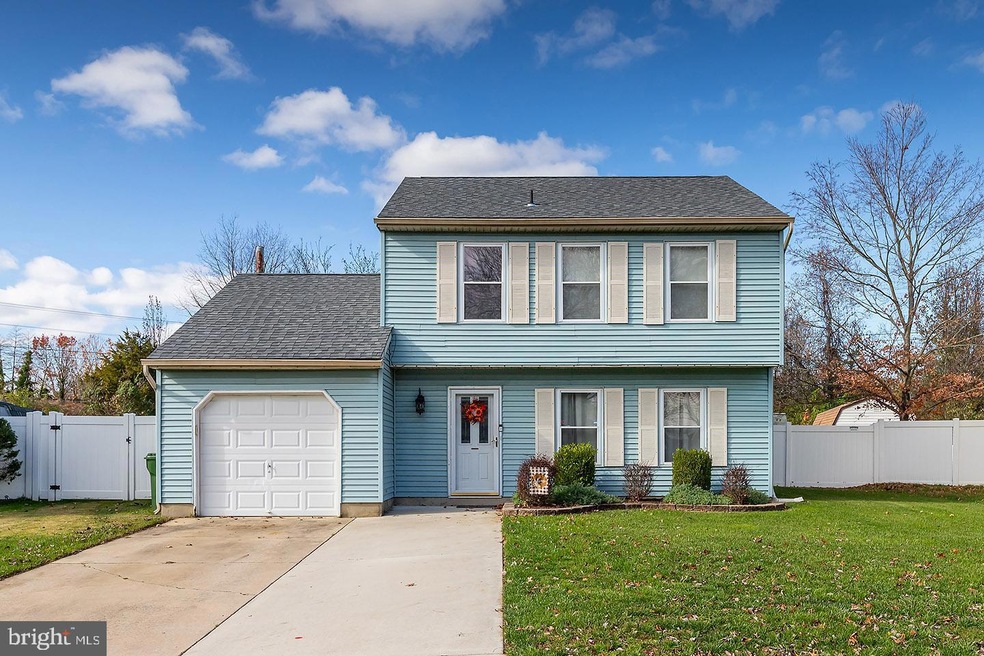 124 Robins Run W, Swedesboro, NJ 08085 - photo 1