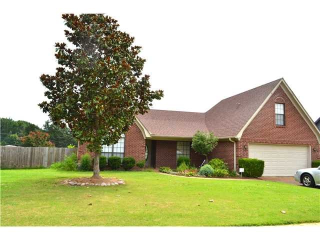 VERY NICE HOME IN ROCKYFORD SUBDIVISION WITH THE P