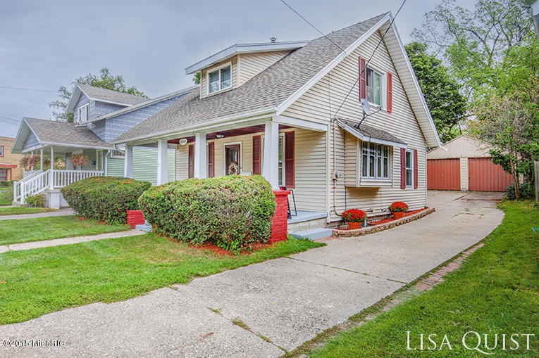 2042 Plainfield Ave NE, Grand Rapids, MI 49505 - photo 1