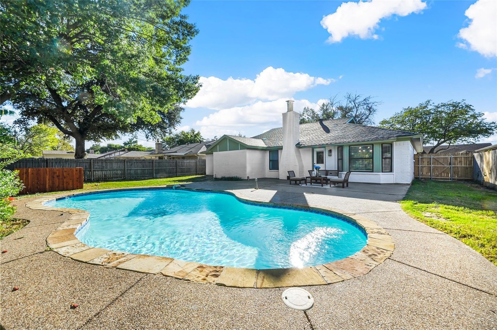 7628 Hunt Dr, North Richland Hills, TX 76182 - photo 1