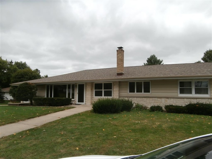 2907 Esser St unit 1, Cross Plains, WI 53528 - photo 1