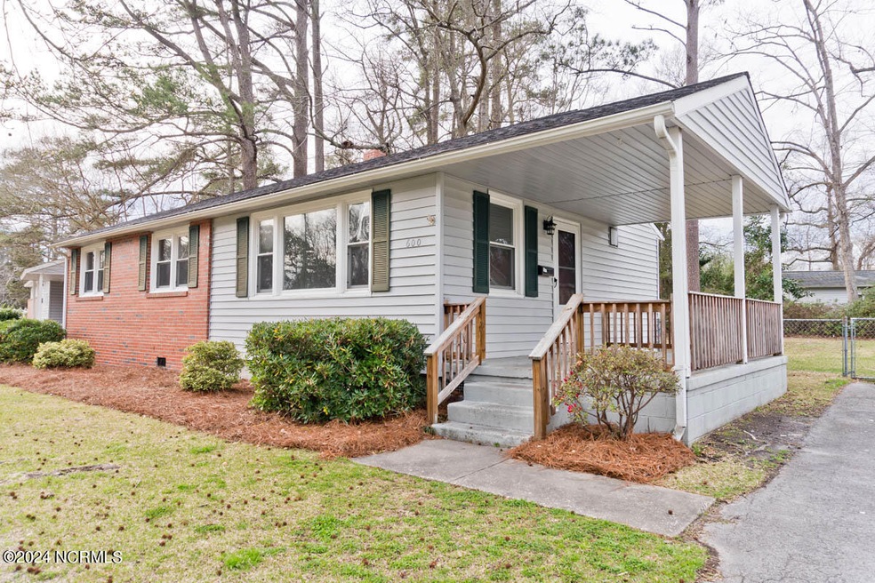 600 Maple St, Jacksonville, NC 28540 - photo 1
