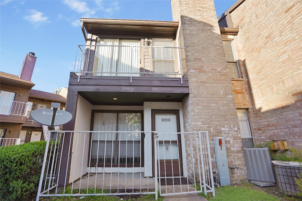 6633 W Airport Blvd unit 1208, Houston, TX 77035 - photo 1